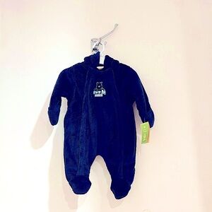 Disney Pooh bear onesie, six months for babies